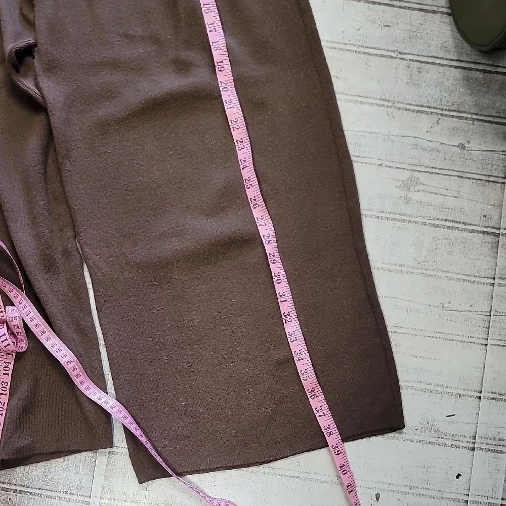 Colours V-Neck Sweater in Brown